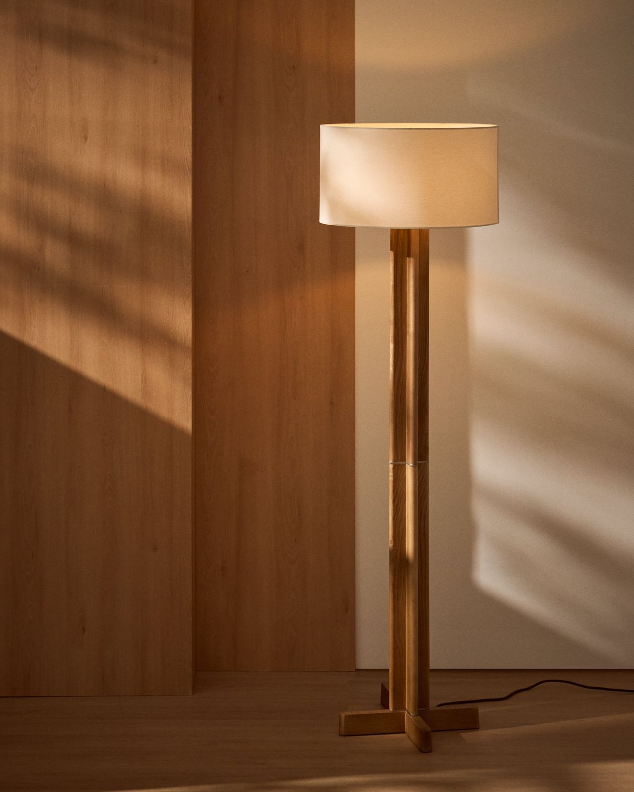 Kave Home Niani Vloerlamp