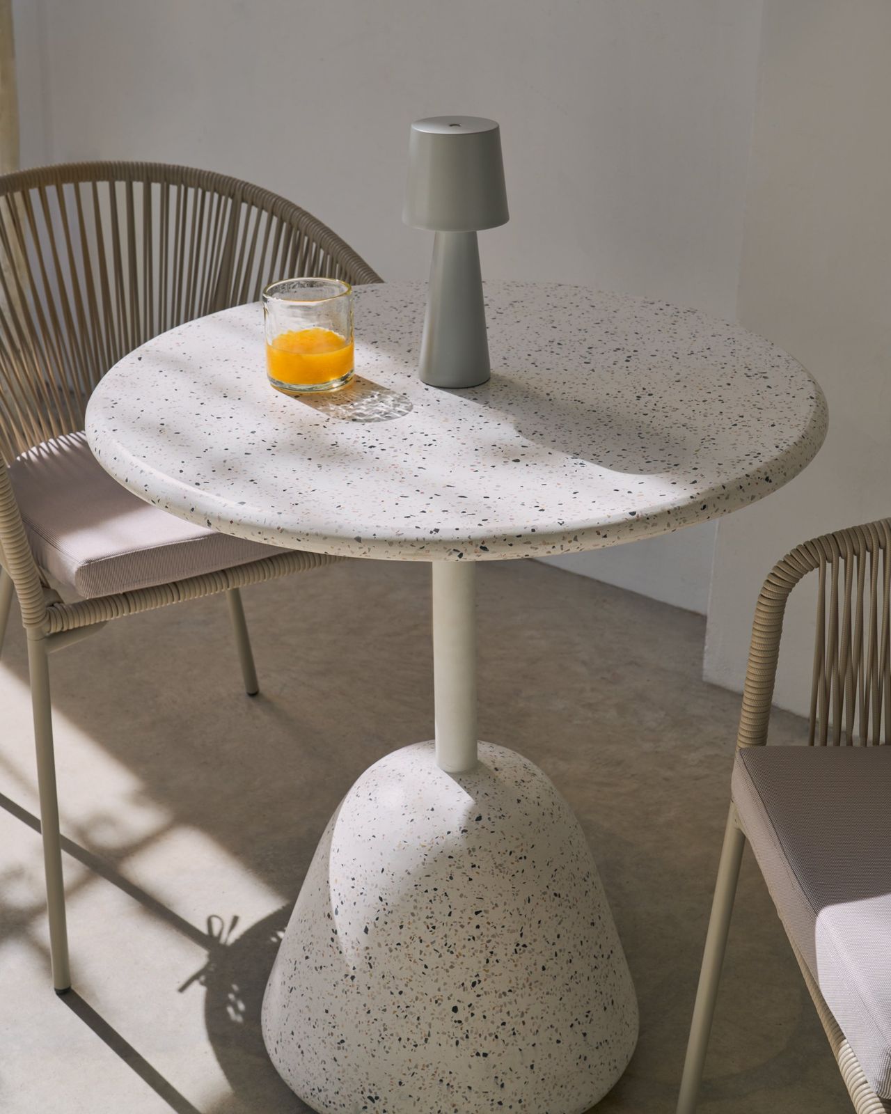Kave Home Saura Tuintafel