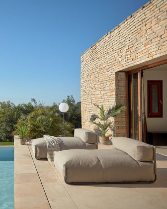 Kave Home Square Outdoor Chaise Longue