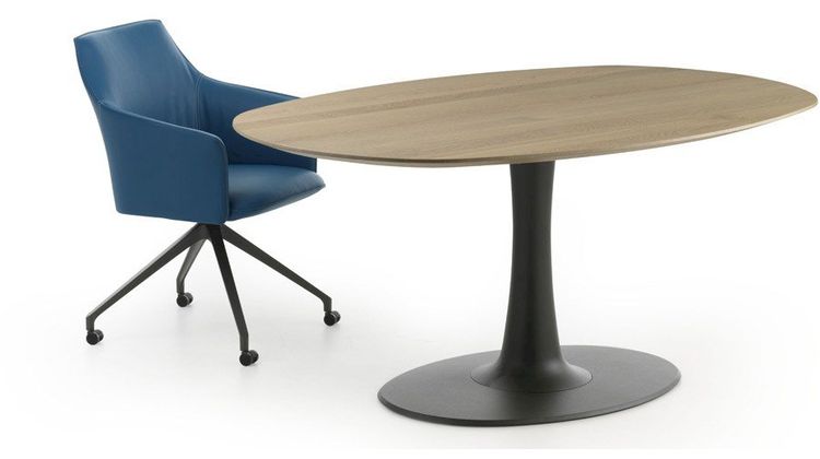 Leolux Columna Eettafel