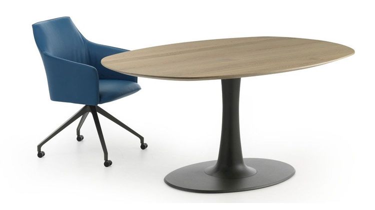 Leolux Columna Eettafel