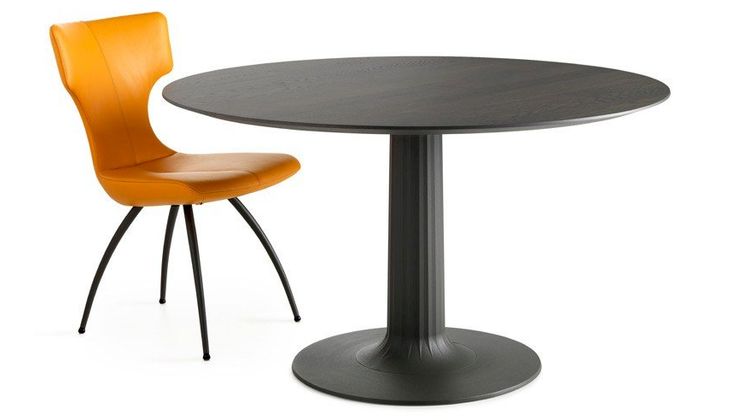Leolux Columna Eettafel
