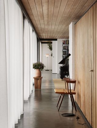 Louis Poulsen AJ Vloerlamp