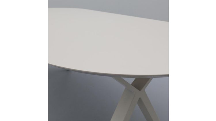 Luna Capsule Eettafel