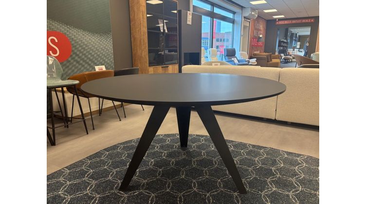 Odesi Belly Outlet Eettafel