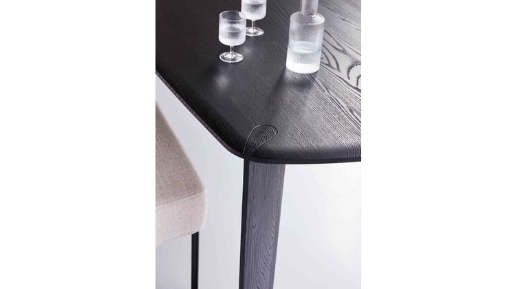 QLIV Mitchell Special S Eettafel