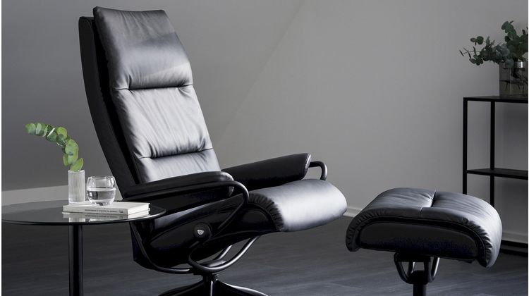 Stressless Tokyo High Relaxfauteuil + Hocker