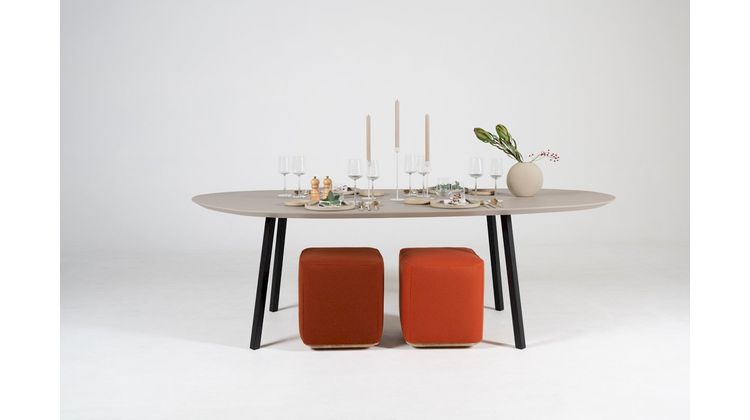 Studio HENK Blob Slim X-type Eettafel