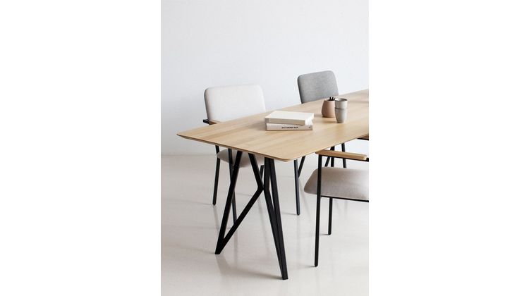 Studio HENK Butterfly Black Eettafel