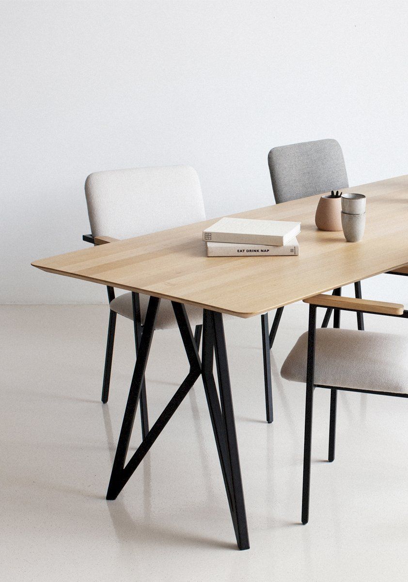 Studio HENK Butterfly Black Eettafel