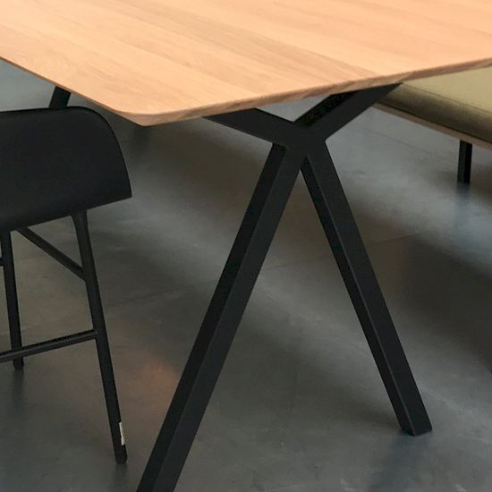 Studio HENK Slim X-type Eettafel