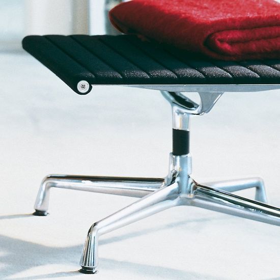 Vitra EA 125 Hocker