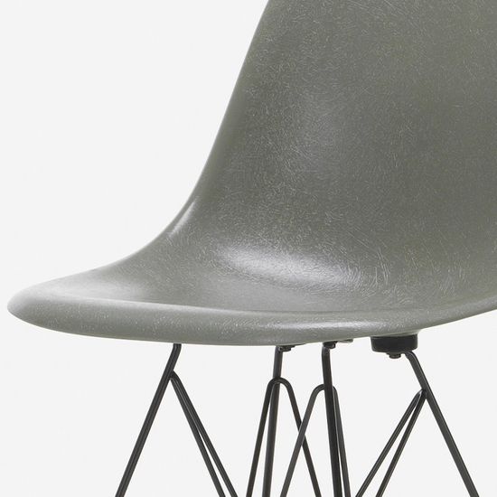 Vitra Eames DSR Fiberglass Eetkamerstoel