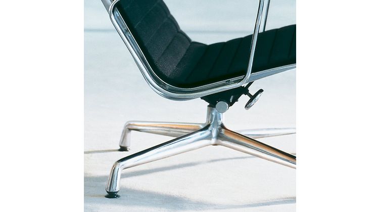 Vitra Eames EA 124 Fauteuil