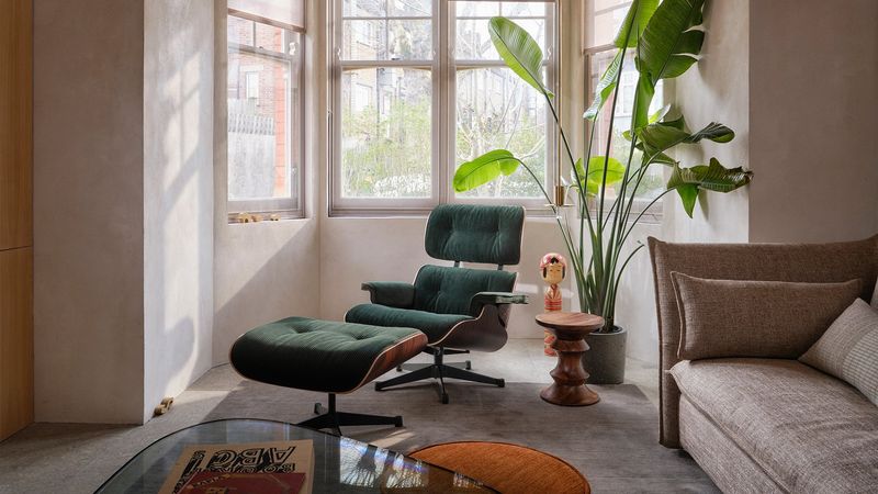 Vitra Eames Lounge Chair & Hocker