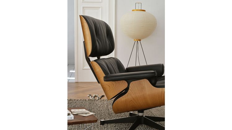 Vitra Eames Lounge Chair & Hocker