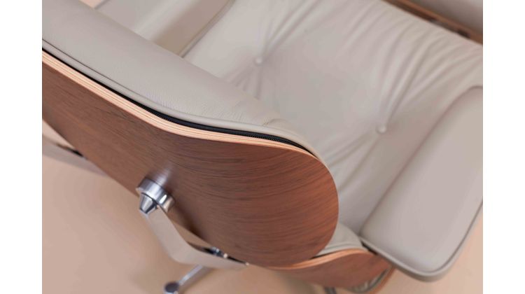 Vitra Eames Lounge Chair & Hocker