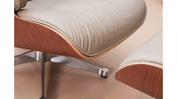 Vitra Eames Lounge Chair & Hocker