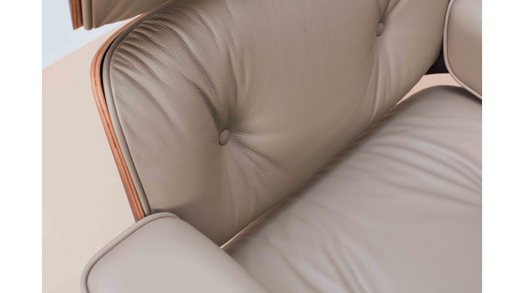 Vitra Eames Lounge Chair & Hocker