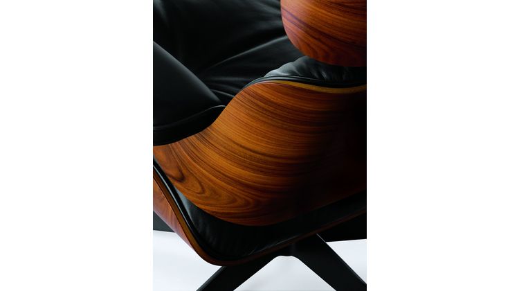 Vitra Eames Lounge Chair & Hocker