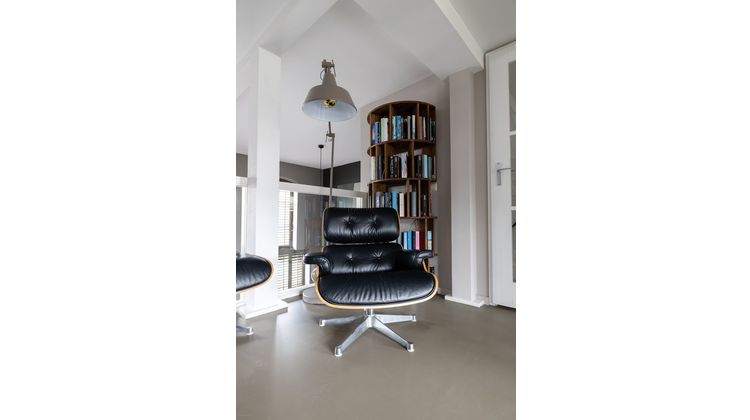 Vitra Eames Lounge Chair & Hocker