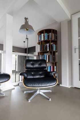 Vitra Eames Lounge Chair & Hocker