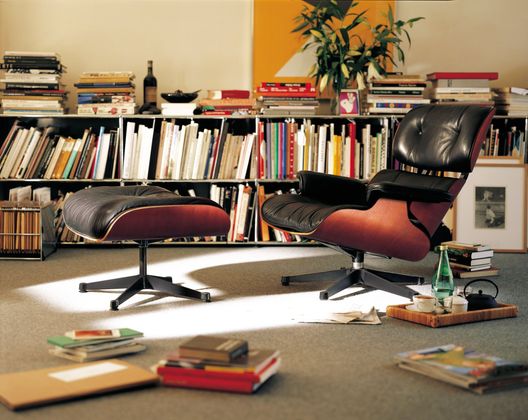 Vitra Eames Lounge Chair & Hocker