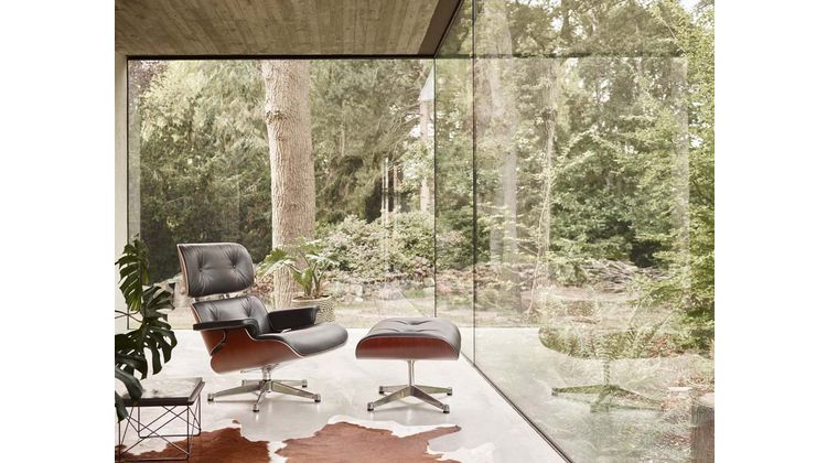 Vitra Eames Lounge Chair & Hocker