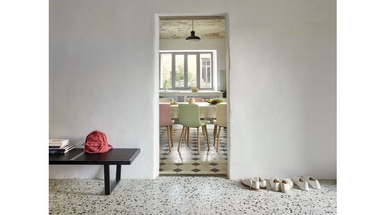 Vitra Nelson Bank