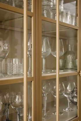 WOOOD Exhibit 3-deurs Vitrinekast
