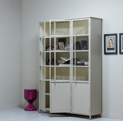 WOOOD Exhibit 3-deurs Vitrinekast