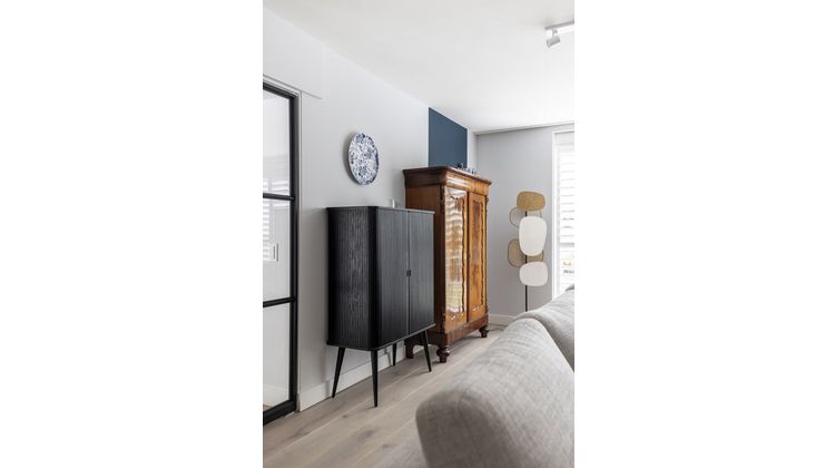 Zuiver Barbier Wandkast