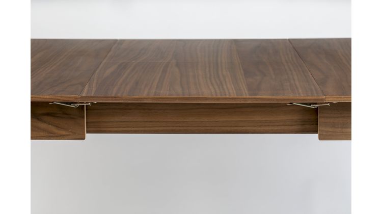 Zuiver Glimps Walnut Uitschuiftafel