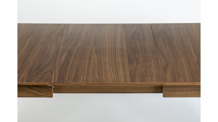 Zuiver Glimps Walnut Uitschuiftafel